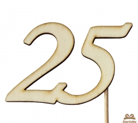 Drevený výsek s číslom 25