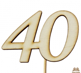 Drevený výsek s číslom 40