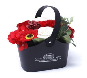 Malá mydlová kytica v košíku - červená