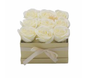 Darčekový box z mydlový kvetov - 9 krémových ruží 